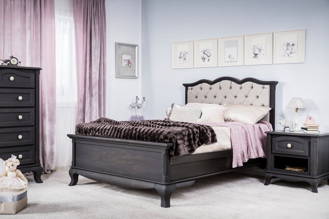 Romina Cleopatra Nightstand