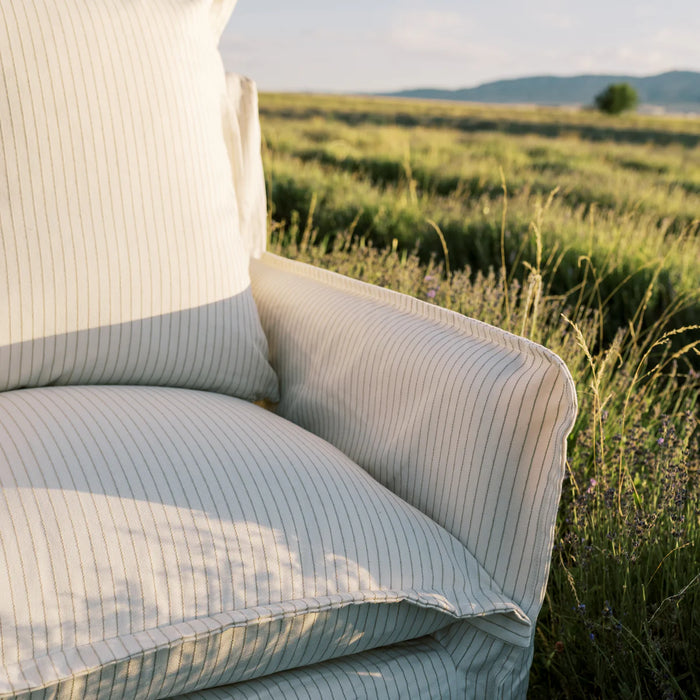 Oilo Ollie Ottoman: Wide Size