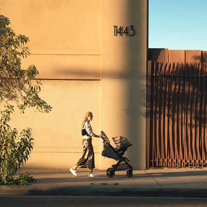 Nuna Pipa urbn + TRVL LX™ Travel System