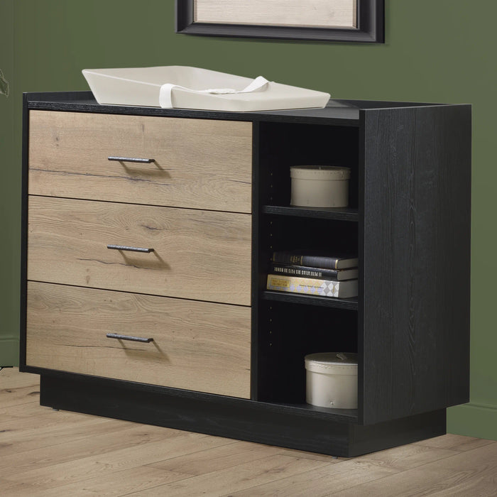Tulip Tito Convertible Crib + Dresser Set